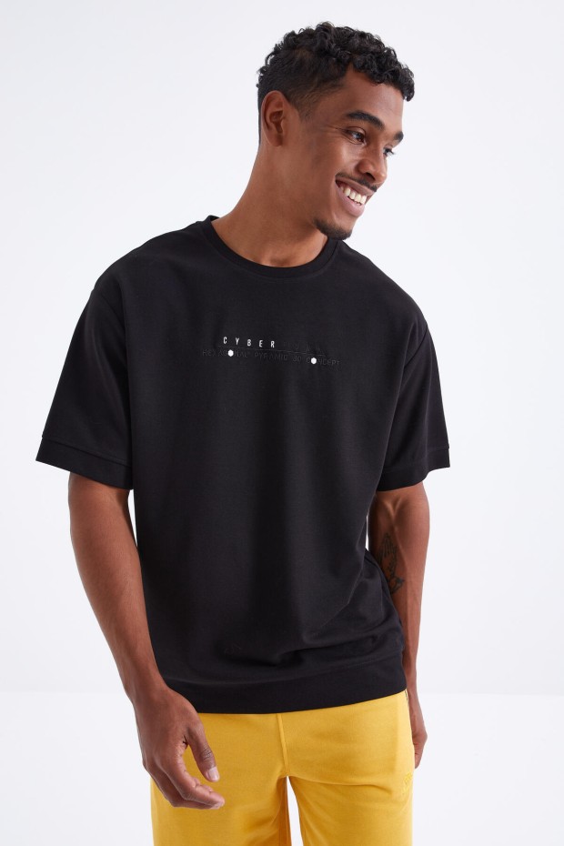 Tommy Life Siyah Minimal Yazı Nakışlı O Yaka Erkek Oversize T-Shirt - 88106. 6