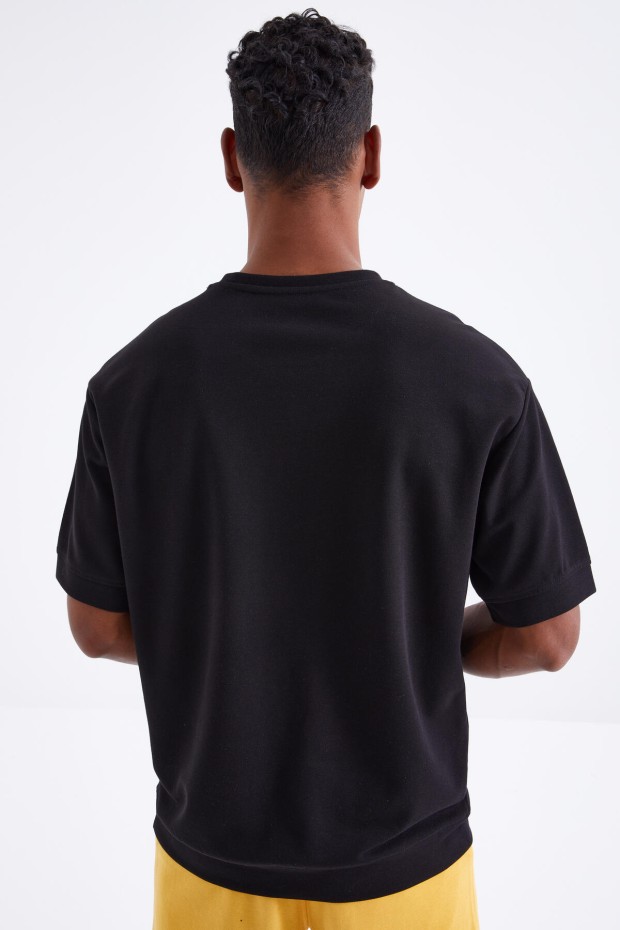 Tommy Life Siyah Minimal Yazı Nakışlı O Yaka Erkek Oversize T-Shirt - 88106. 5 Tommy Life Siyah Minimal Yazı Nakışlı O Yaka Erkek Oversize T-Shirt - 88106. 5