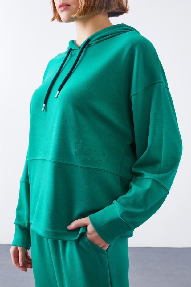 Tommy Life Yeşil Kapüşonlu Nakış Detaylı Klasik Paça Kadın Oversize Eşofman Takımı - 95310. 4